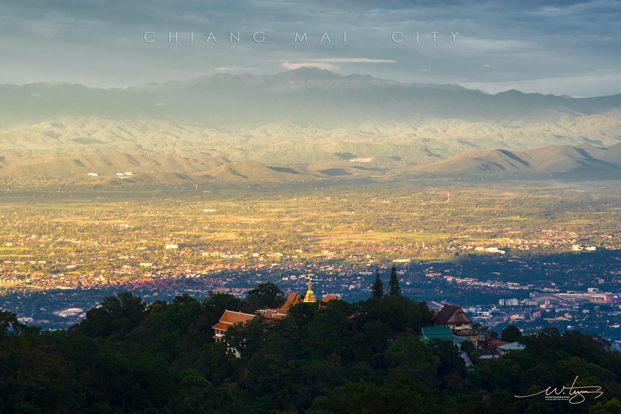 A scenic view of Chiang Mai with mountains in the background